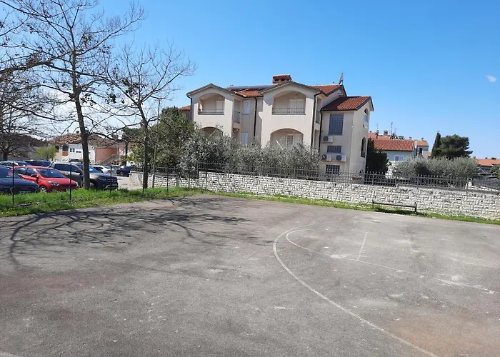 아파트 Laura 포레치